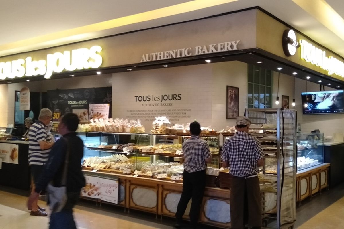 toko roti Tous Les Jours cabang Pacifi Place, SCBD, Jakarta Selatan, Jumat (22/11/2019)