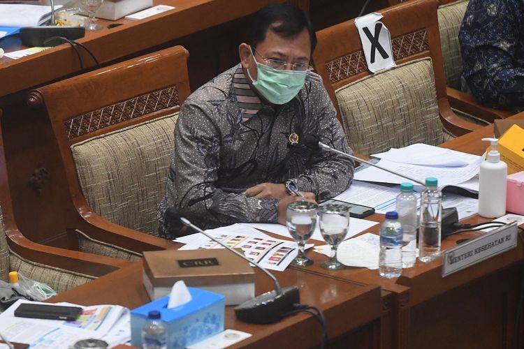 Terawan Agus Putranto saat masih menjadi Menteri Kesehatan, mengikuti rapat dengan Komisi IX DPR di Kompleks Parlemen, Senayan, Jakarta, Selasa (17/11/2020). Rapat itu membahas penanganan pandemi COVID-19 di Indonesia. ANTARA FOTO/Akbar Nugroho Gumay/aww.