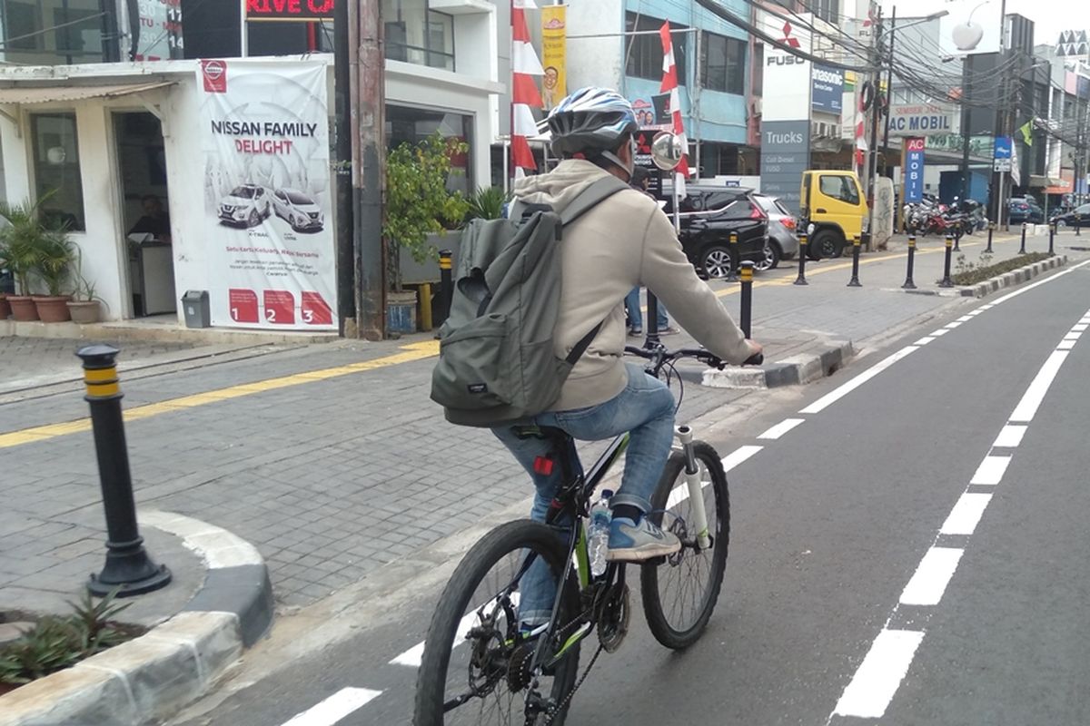 Jalur sepeda di sepanjang jalan Fatmawati, Jakarta Selatan, Kamis (10/10/2019)