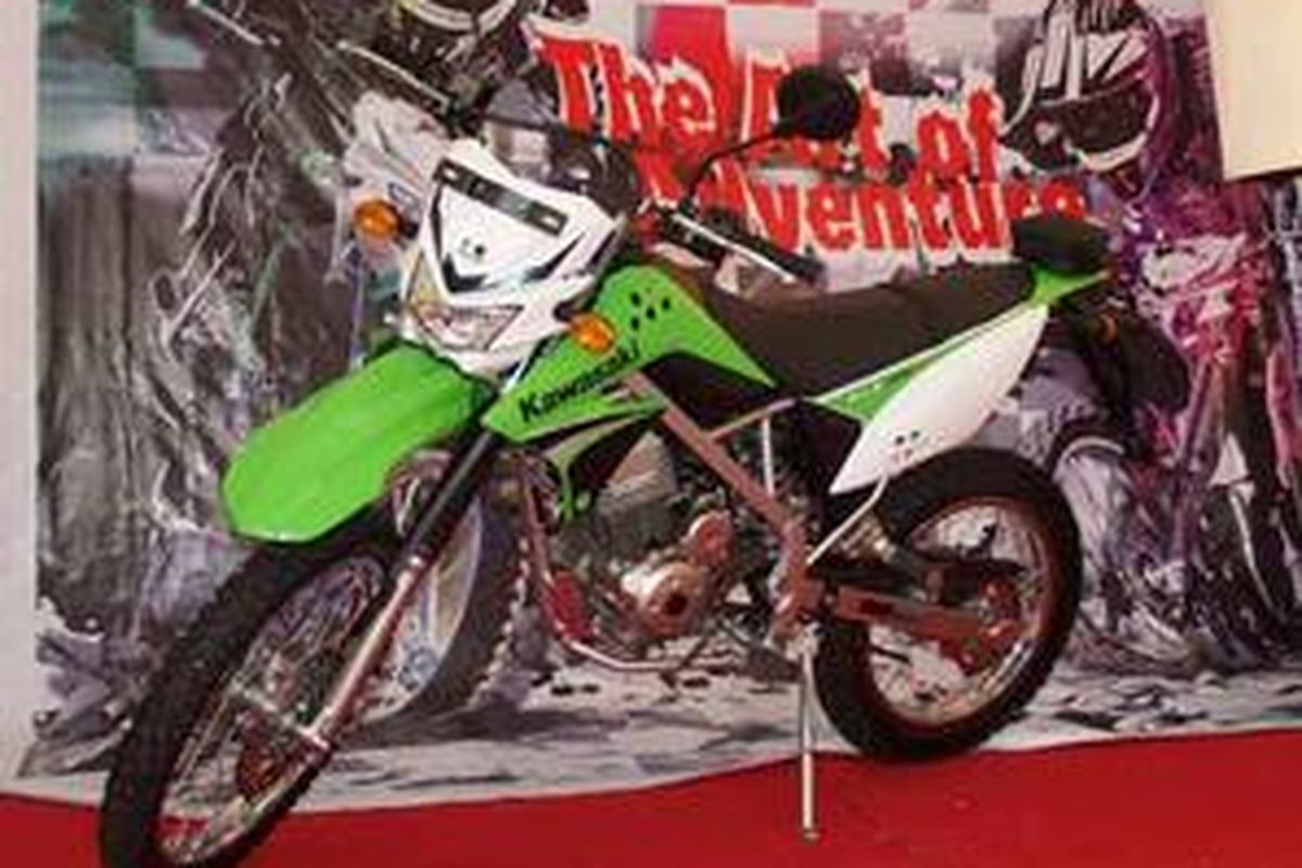 Kawasaki KLX150S, dengan segmen khusus, motor trail atau dual purpose.