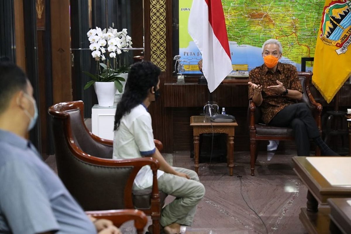 Gubernur Jawa Tengah Ganjar Pranowo, saat menerima kedatangan sejumlah perwakilan seniman Jateng di kantornya, Rabu (5/8/2020).