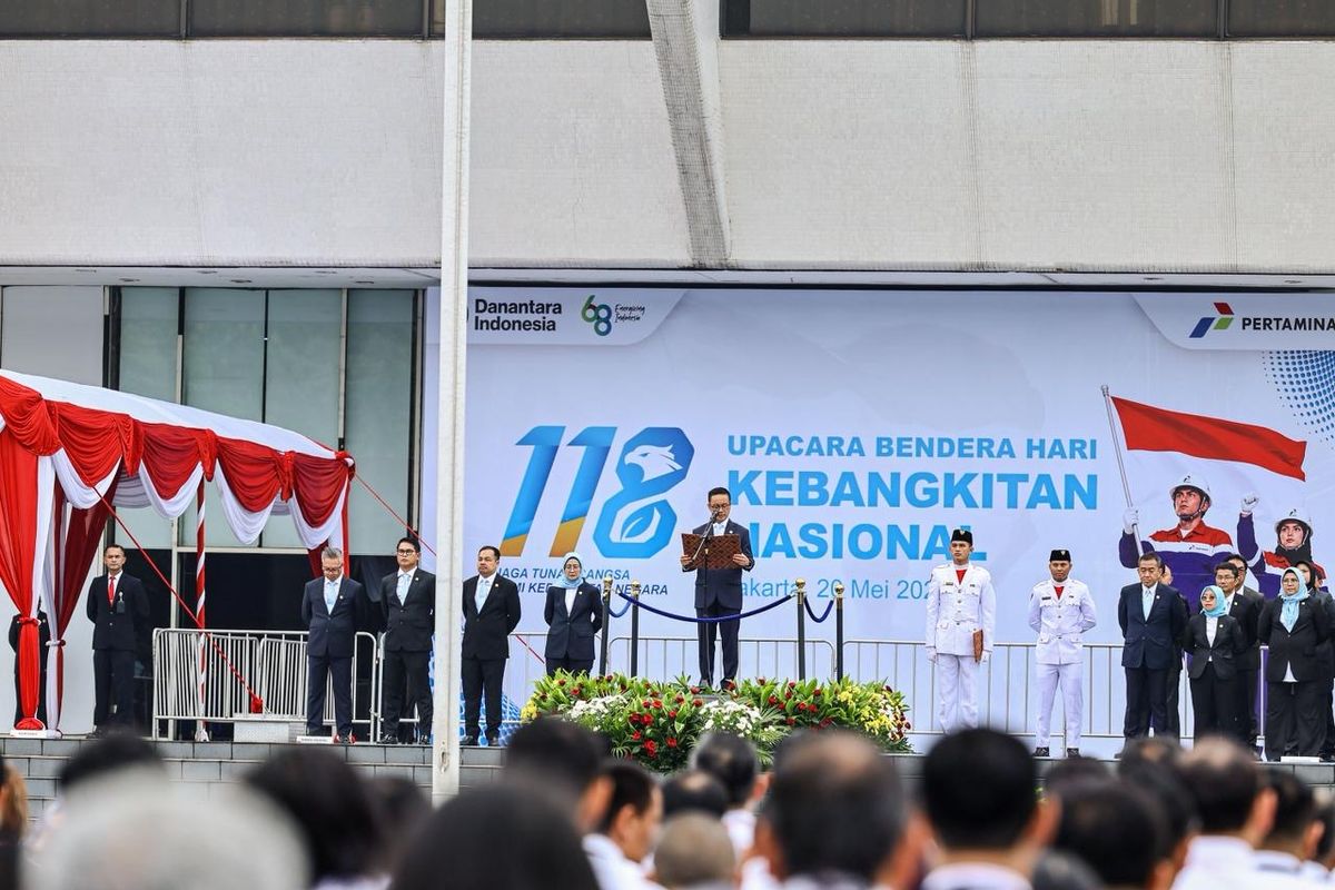 Direktur Manajemen Risiko Pertamina Ahmad Siddik Badruddin bertindak sebagai Pembina Upacara Bendera Peringatan Hari Kebangkitan Nasional ke-118 di Gedung Kantor Pusat Pertamina, Jakarta, Rabu (20/5/2026).