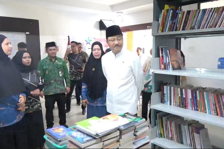 Mensos Ungkap Tak Ada Lagi Siswa dan Guru yang Mundur dari Sekolah Rakyat