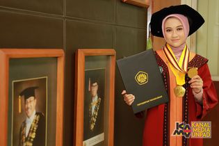 Kisah Rein, Wisudawan Termuda Unpad Lulus Kedokteran 3,5 Tahun