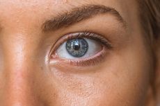 6 Cara Mencegah Penuaan pada Mata Sejak Dini
