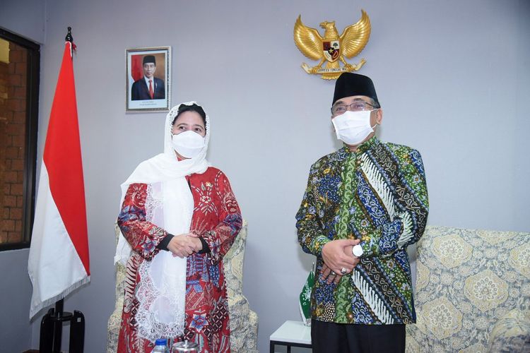 Ketua DPR RI Puan Maharani menyambangi kantor Pengurus Besar Nahdlatul Ulama di Jakarta Pusat, Selasa (15/3/2022) untuk bertemu dengan Ketum PBNU Yahya Cholil Staquf.