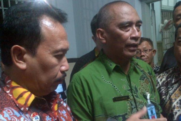 Kepala Divis Pemasyarakat Kemenkumham Jawa barat Molyanto saat memberi keterangan kepada wartawan terkait pelesiran narapidana di Lapas Sukamiskin Bandung, Kamis (9/2/2017). KOMPAS.com/DENDI RAMDHANI 