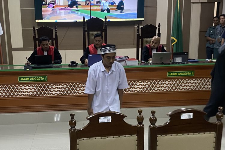 Lolos dari Tuntutan Mati, Priyo Terdakwa Pembunuh Satu Keluarga di Indramayu Dituntut 20 Tahun Penjara