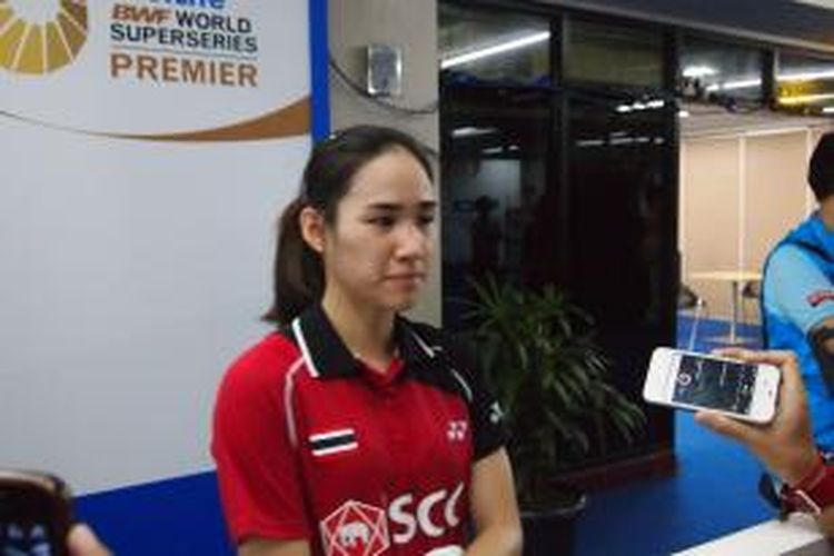 Tunggal putri Thailand, Nichaon Jindapon, memeberikan keterangan pers usai pertandingan babak kedua BCA Indonesia Open Superseries Premier Superseries 2014, di Istora Senayan Jakarta, Kamis (19/6/2014).