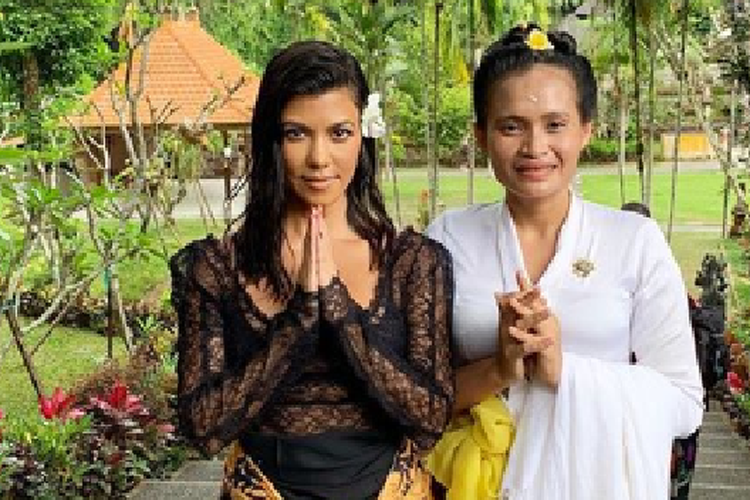 Instagram Kourtney Kardashian berfoto di Bali. 
