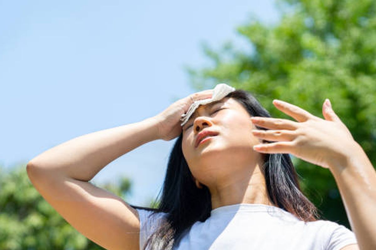 Suhu panas di heatwave bisa memengaruhi kerja otak.