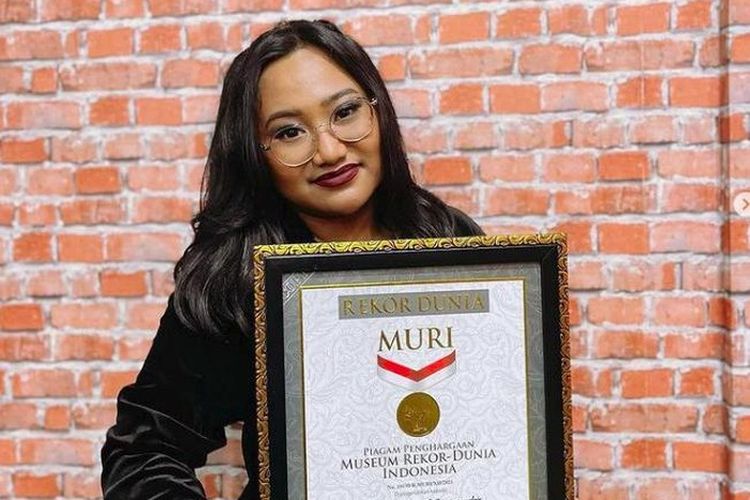 Penyanyi jebolan ajang Indonesian Idol Maria Simorangkir.