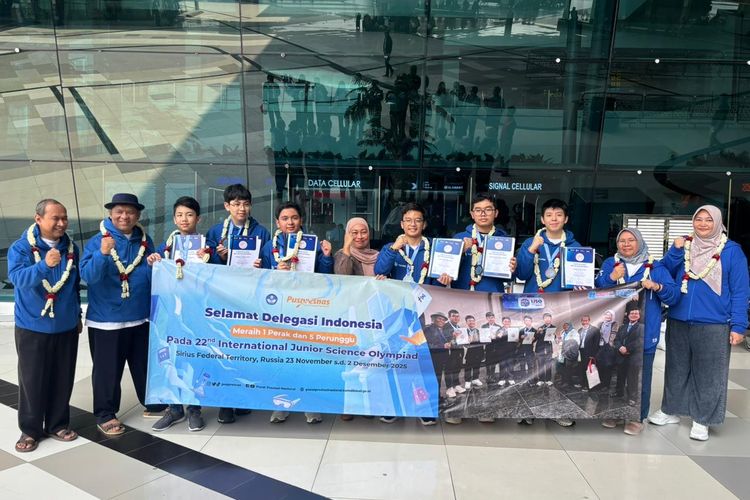 Enam siswa SMP/MTs berhasil membawa pulang enam medali yakni satu medali perak dan lima medali perunggu pada ajang International Junior Science Olympiad (IJSO) 2025