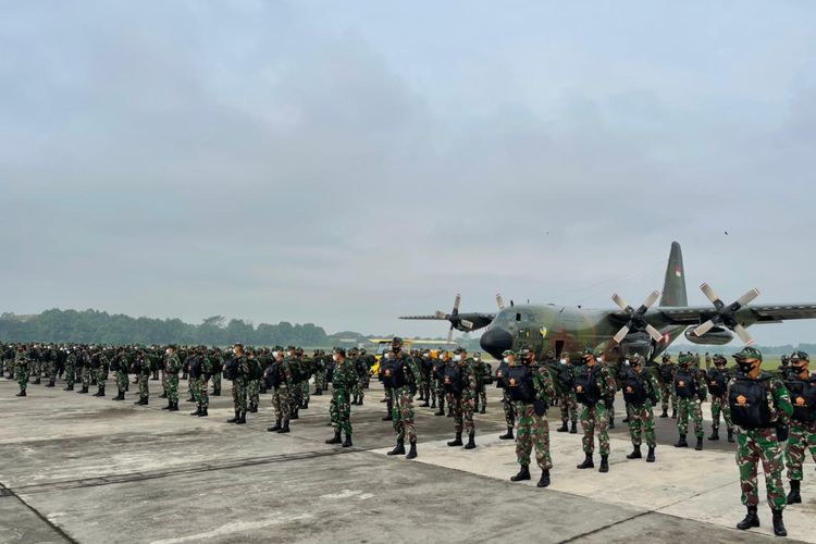 TNI mengirimkan 176 tenaga kesehatan guna membantu penanganan pasien Covid-19 di tiga lokasi perawatan di Jakarta.