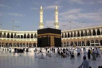 Cari Tahu di Sini, Yuk! 4 Perbedaan Antara Haji dan Umroh!