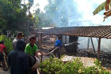 Diduga Akibat Gunakan Steker Rusak, Rumah di Ngawi Ludes Dilalap Api