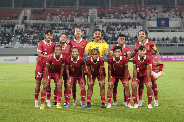 Timnas putri U19 Indonesia kalah dari Myanmar pada laga perebutan peringkat ketiga Piala AFF U19 Wanita 2023. Duel Indonesia vs Myanmar di Stadion Jakabaring, Palembang, Sabtu (15/7/2023) tuntas dengan skor 2-4 pada babak adu penalti. 
