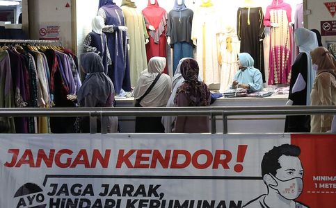 Indonesia Allows Companies to Resume 100 Percent Office Attendance in Jakarta, Other Cities