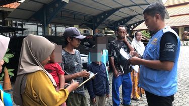 Dinsos Jatim Pulangkan Belasan Orang Terlantar di Surabaya Selama Libur Lebaran 2026