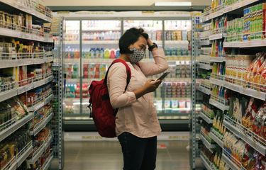 Ilustrasi belanja di supermarket atau pasar swalayan perusahaan ritel. Publik menerapkan No Buy 2025 untuk berhemat akibat PPN 12 persen. Bagaimana cara menerapkan No Buy 2025?