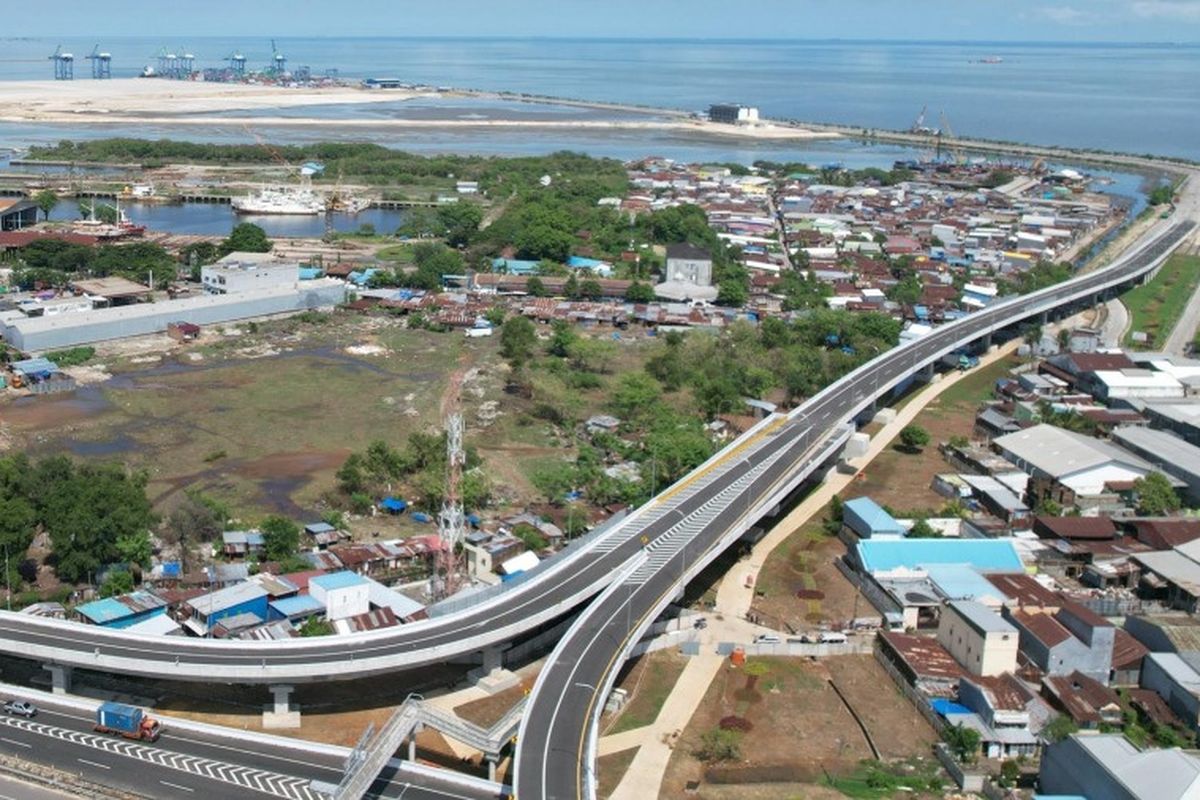Jalan Akses Tol Makassar New Port (MNP) Tahap I dan Tahap II sepanjang 3,4 km.