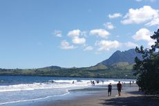 Wisatawan Kunjungi Pantai di NTT Saat Libur Lebaran 2023