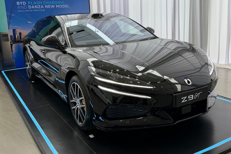 Denza Z9 GT Hadir di Indonesia CBU, BYD Ukur Minat Pasar