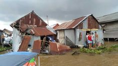 Kapal Tongkang Hantam 4 Rumah di Pinggir Sungai Musi, Tak Ada Korban Jiwa