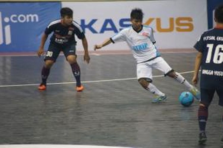 Tim futsal putra Sekolah Tinggi Ilmu Ekonomi (STIE) mengalahkan Sekolah Tinggi Keguruan dan Ilmu Pendidikan (STKIP) Pasundan  Ekuitas 7-5 dalam perebutan tempat ketiga LIMA Futsal Nasional 2015 di GOR C-tra Arena, Bandung.  
