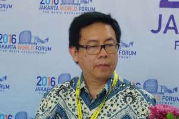 Salah satu tokoh yang hadir dalam Global Forum for Media Development di Universitas Multimedia Nusantara, Selasa (20/9/2016), Yosep Adi Prasetyo. Yosep merupakan Ketua Dewan Pers Indonesia. 