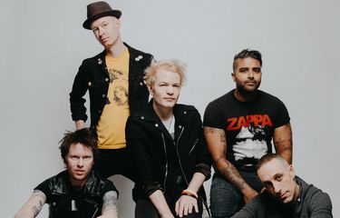 Grup musik rock asal Kanada, Sum 41.