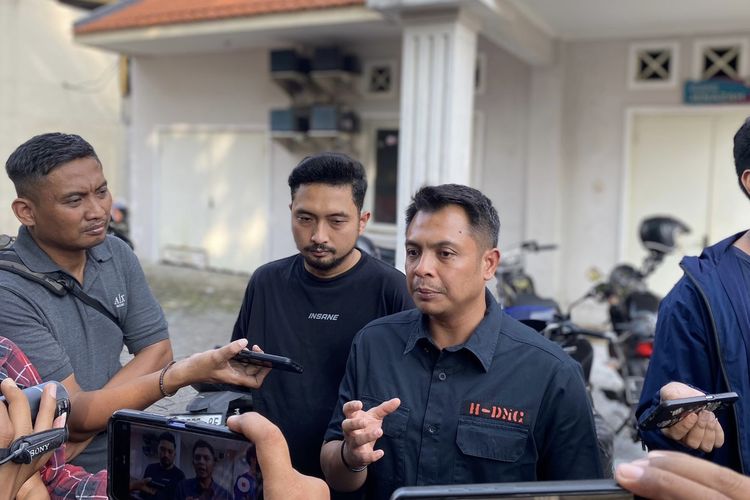 Kasatreskrim Polrestabes Surabaya, AKBP Hendro Sukmono di kamar mayat RSUD dr. Soetomo, Selasa (26/12/2023).