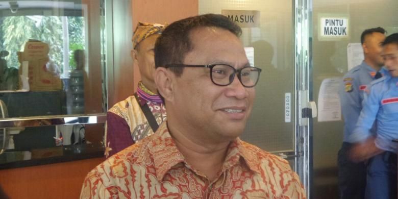Ketua Komisi V DPR dari Fraksi Partai Gerindra, Fary Djemi Francis di Kompleks Parlemen, Senayan, Jakarta, Selasa (29/11/2016)