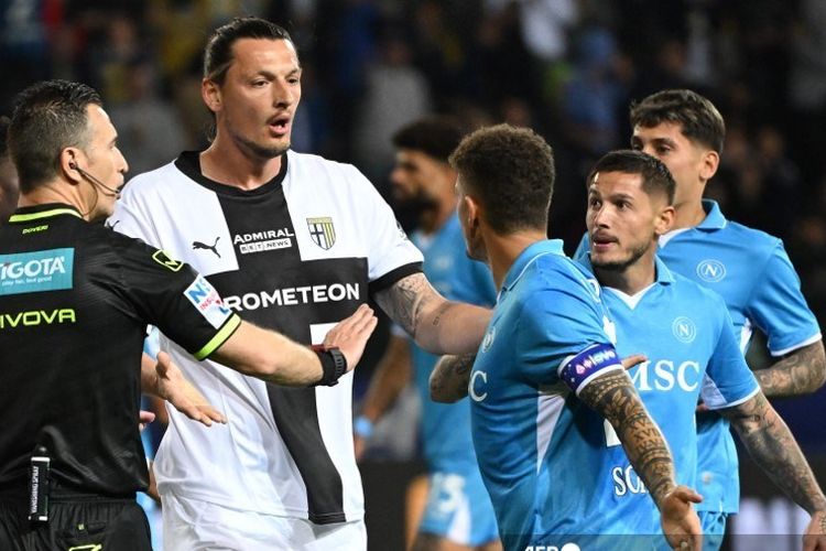Hasil Lengkap dan Klasemen Liga Italia, Pesta Juara Napoli Tertunda