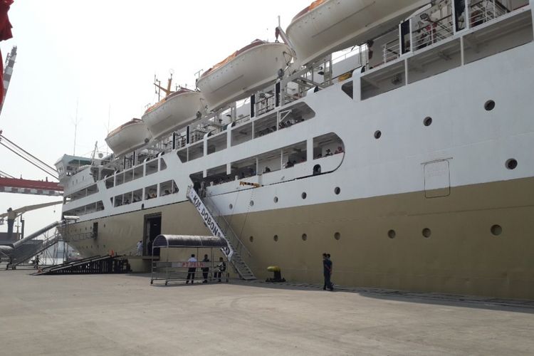 KM Dobonsolo yang digunakan dalam program mudik gratis tengah bersandar di Pelabuhan Tanjung Priok, Senin (11/6/2018).