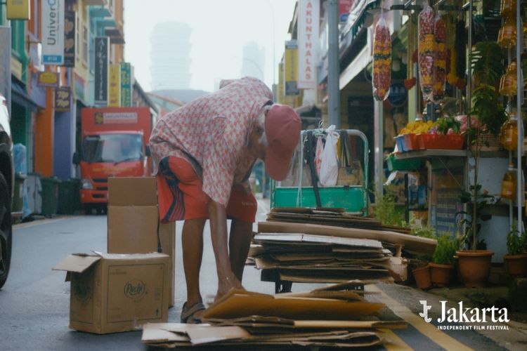 Cuplikan gambar dari film 3 Cents a Kilo karya Chew Chia Shao Min (Singapura).