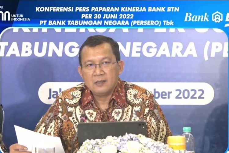Direktur Utama Bank BTN Haru Koesmahargyo saat konferensi pers virtual, Kamis (15/9/2022).