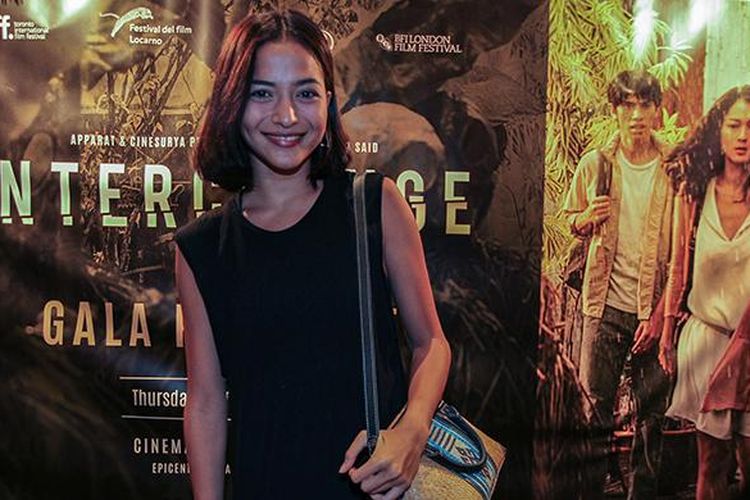 Artis Putri Marino hadir dalam penayangan perdana film Interchange di Cinema XXI Epicentrum, Kuningan, Jakarta Selatan, Kamis (23/2/2017). Film produksi Indonesia-Malaysia tersebut dibintangi Nicholas Saputra, Prisia Nasution, dan Iedil Putra.