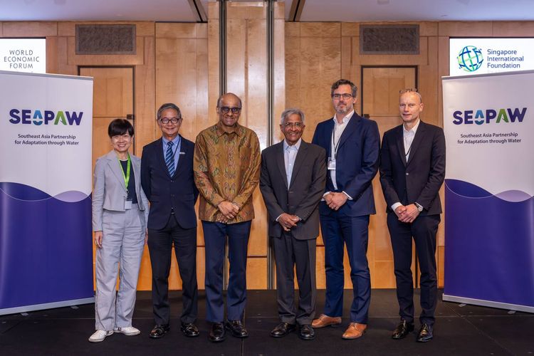 Singapore International Foundation (SIF) bekerja sama dengan World Economic Forum meluncurkan Southeast Asia Partnership for Adaptation through Water (SEAPAW), platform regional multi-pemangku kepentingan untuk mengatasi tantangan kritis perubahan iklim, dengan fokus pada isu-isu terkait air, Senin (24/6/2024).