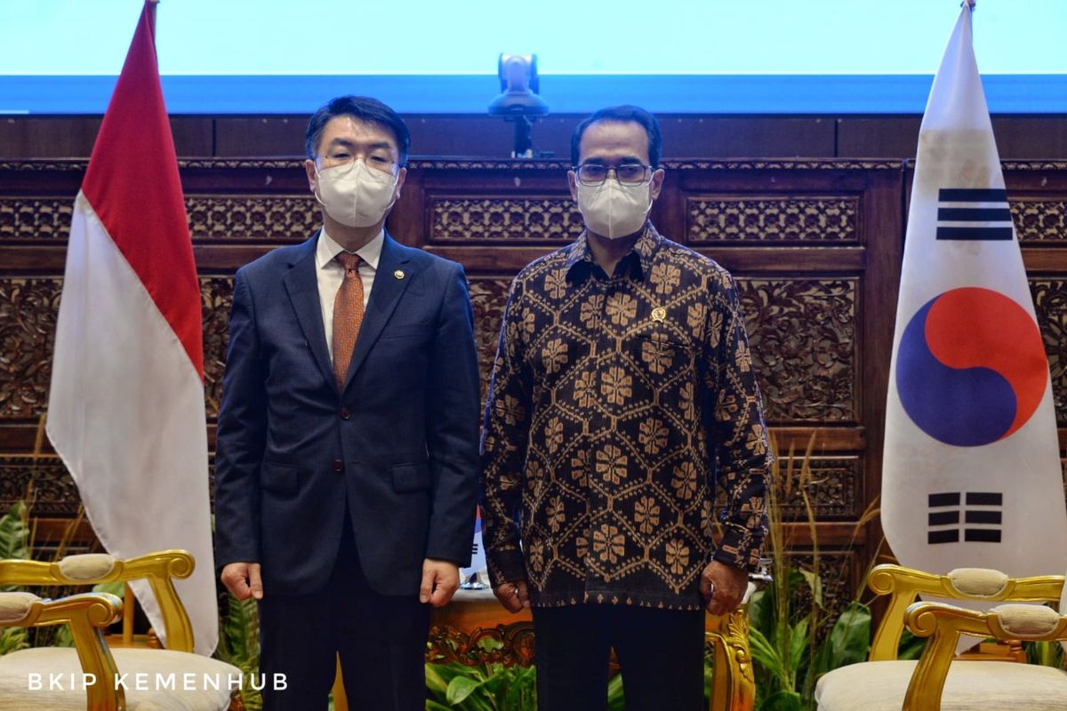 Menteri Perhubungan Budi Karya Sumadi dengan Wakil Menteri Agraria, Infrastruktur dan Transportasi Republik Korea (Korea Selatan) Yun Seong-Won, 