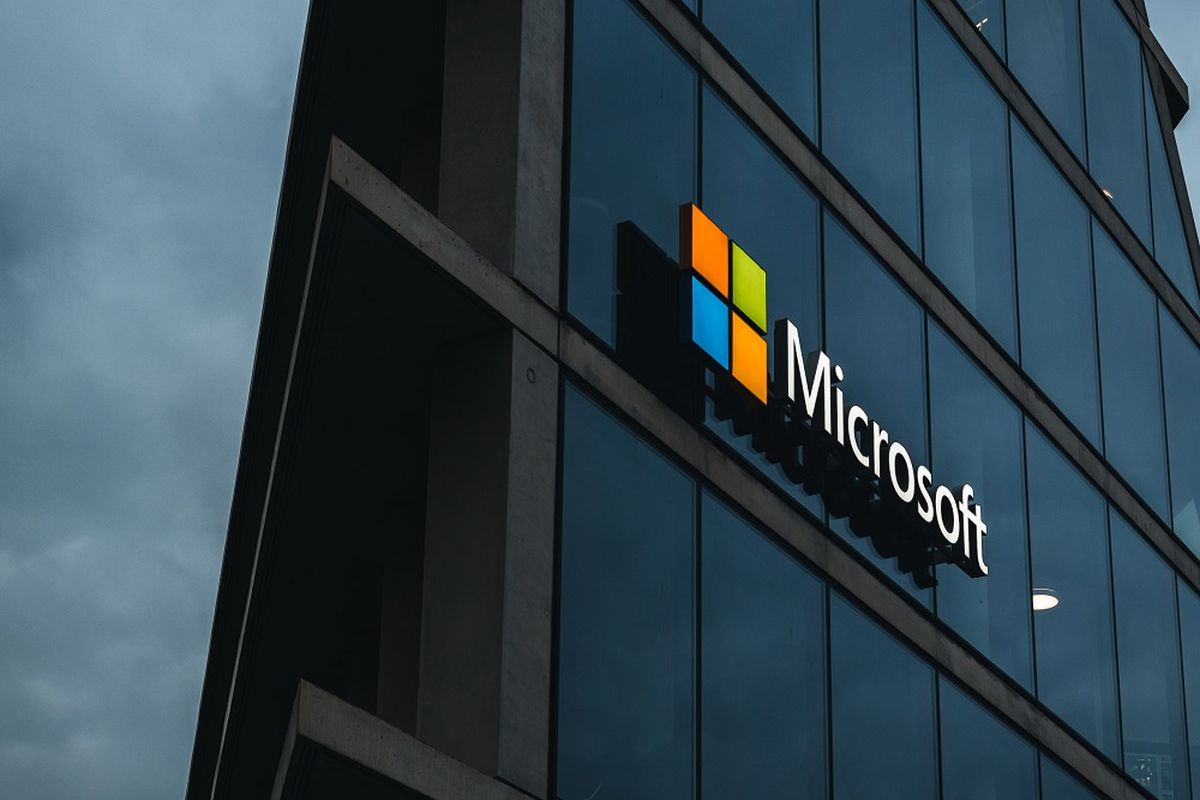Microsoft tangguhkan penjualan produk baru di Rusia