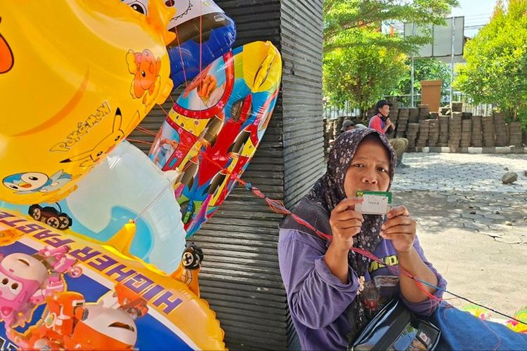 Kisah Pedagang Balon di Kebumen, Terpuruk karena Diabetes hingga Bangkit Berjualan Lagi