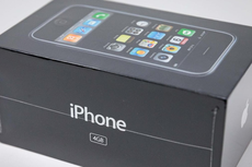 iPhone Generasi Pertama dengan Storage 4 GB Terjual Rp 2 Miliar, Apa Istimewanya?