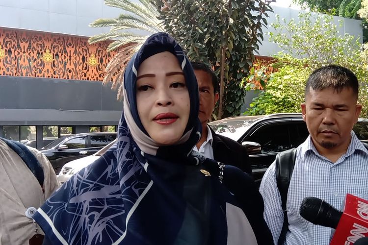 Wakil Ketua Badan Pengkajian MPR RI, Fahira Idris saat ditemui di Direktorat Reserse Kriminal Khusus Polda Metro Jaya, Jumat (8/11/2019)