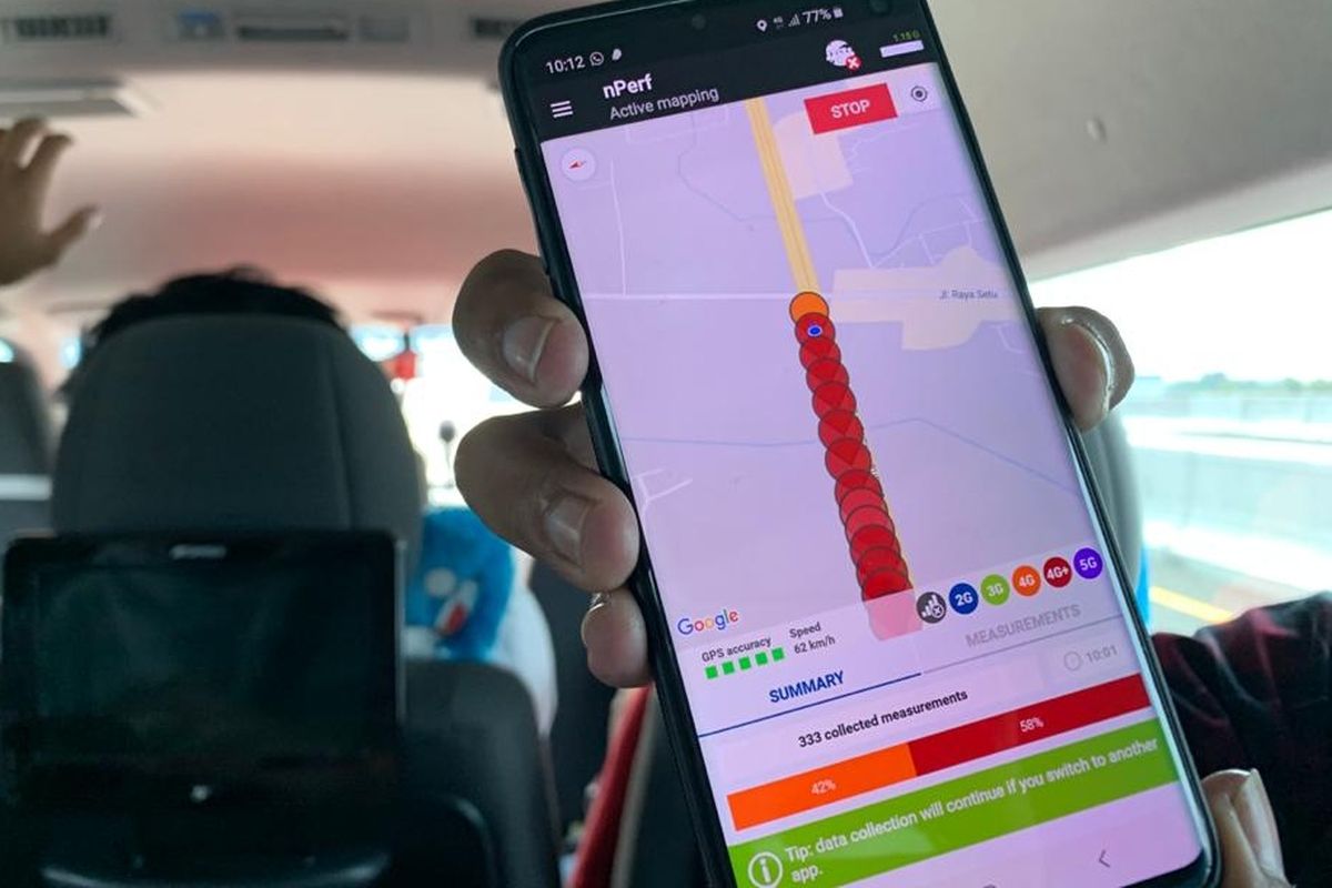 Uji jaringan telkomsel di tol layang Jakarta-Cikampek