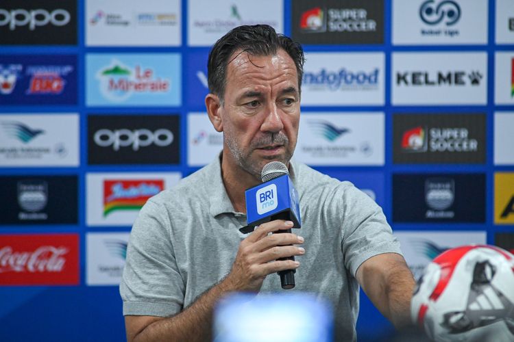 Persib atau Borneo FC yang Juara? Jean-Paul van Gastel Beri Jawaban