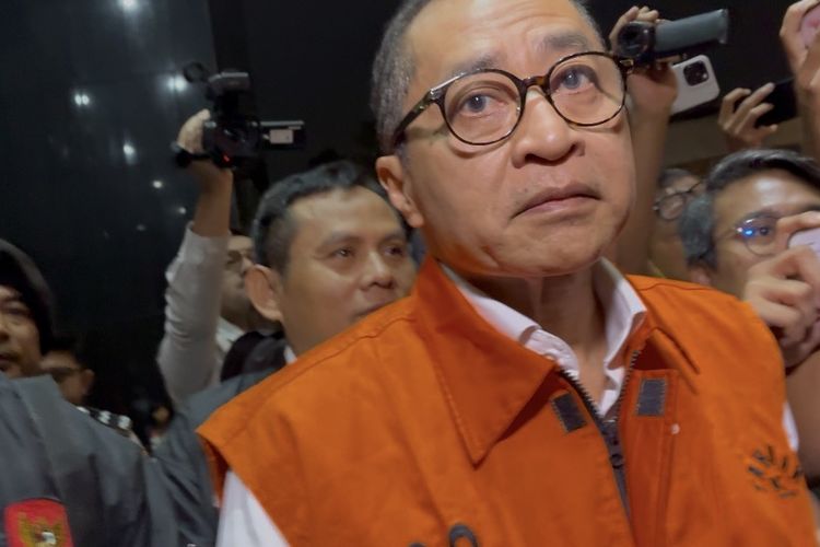 Eks Pejabat Pajak Kenakan Rompi Oranye KPK, Bungkam Saat Digiring ke Mobil Tahanan