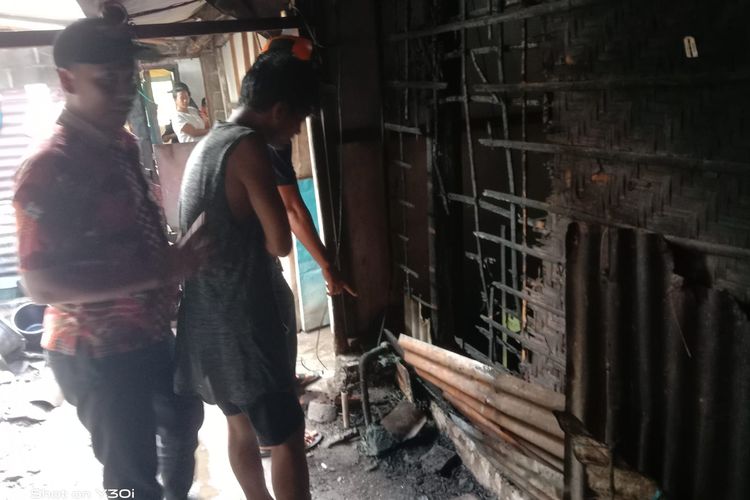 Pompa Air Korslet, Rumah di Situbondo Hangus Terbakar