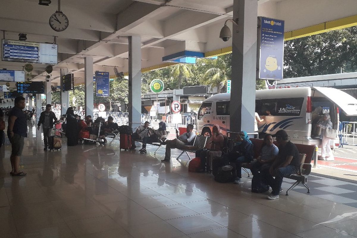 Suasana lobi Bandara Halim Perdanakusuma pada H-5 Lebaran, Jumat (31/5/2019).