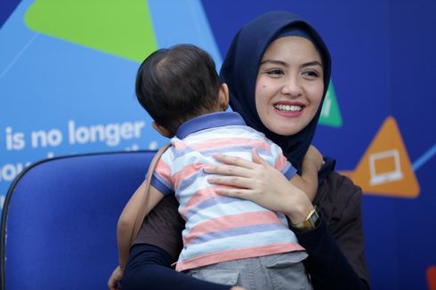 Revalina S Temat Merasa Sulit Jadi Adik Reza Rahadian